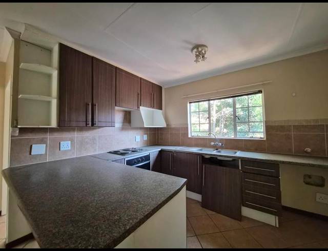 2 BEDROOM APARTMENT FOR SALE IN MOOIKLOOF RIDGE ESTATE